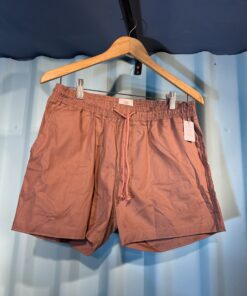 Short casual color uva Battysta – Estilo y confort en un diseño versátil